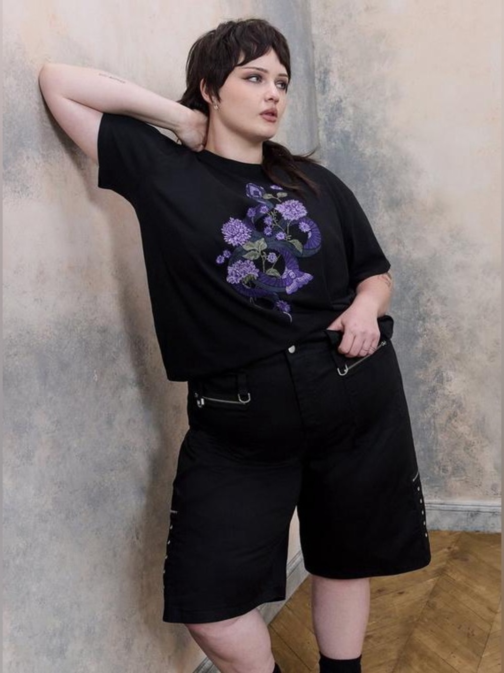 EUC Torrid Nightfall black cargo shorts size 16